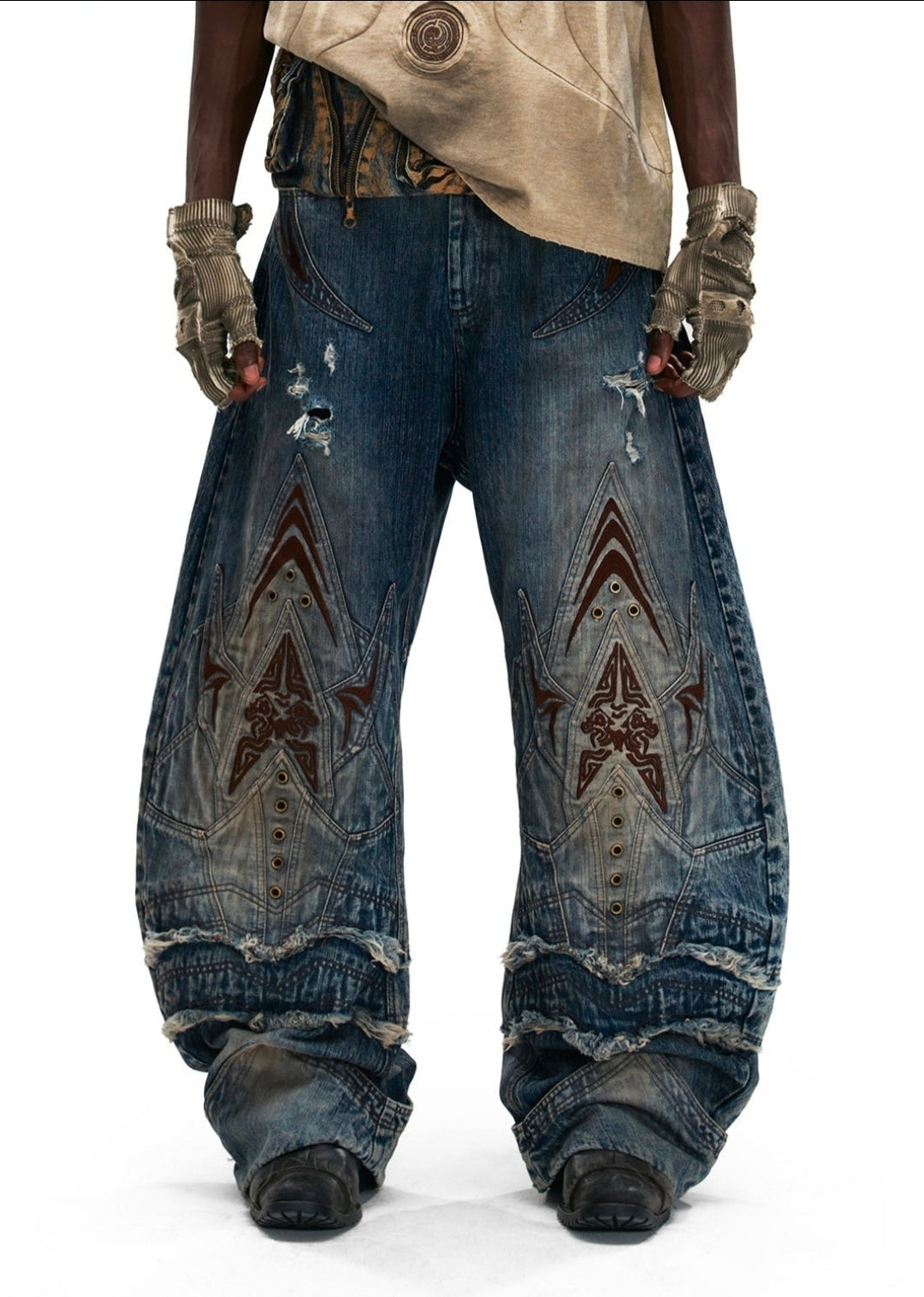 Embroidered Scale-armor-patterned Bamboo-knot-design Curved-sword Jeans