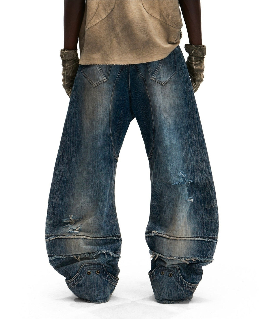 Embroidered Scale-armor-patterned Bamboo-knot-design Curved-sword Jeans